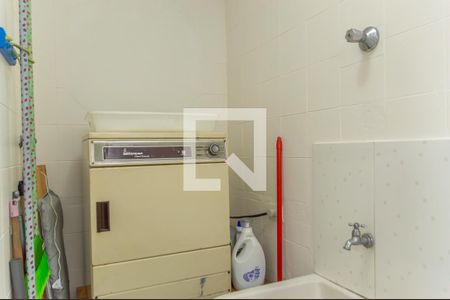 Casa à venda com 255m², 4 quartos e 3 vagas Casa à venda com 255m², 4 quartos e 3 vagasÁrea de Serviço