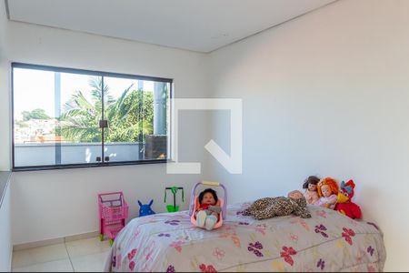 Casa à venda com 255m², 4 quartos e 3 vagas Casa à venda com 255m², 4 quartos e 3 vagasQuarto