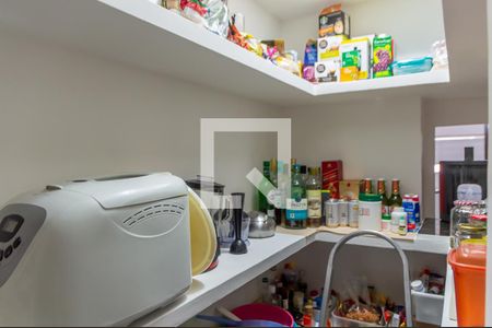 Casa à venda com 255m², 4 quartos e 3 vagas Casa à venda com 255m², 4 quartos e 3 vagasDespensa