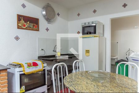 Casa à venda com 255m², 4 quartos e 3 vagas Casa à venda com 255m², 4 quartos e 3 vagasChurrasqueira