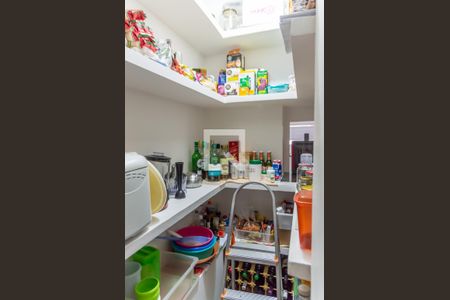 Casa à venda com 255m², 4 quartos e 3 vagas Casa à venda com 255m², 4 quartos e 3 vagasDespensa