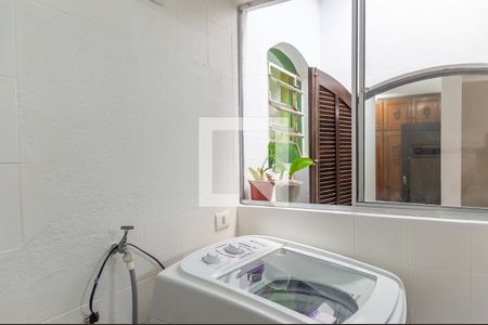 Casa à venda com 255m², 4 quartos e 3 vagas Casa à venda com 255m², 4 quartos e 3 vagasÁrea de Serviço