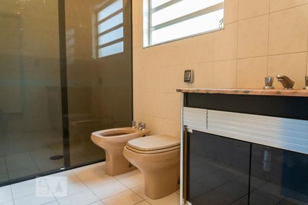 Casa à venda com 345m², 3 quartos e 3 vagasBanheiro da Suíte