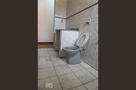 Casa à venda com 345m², 3 quartos e 3 vagasBanheiro