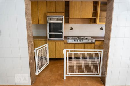 Casa à venda com 345m², 3 quartos e 3 vagasCozinha