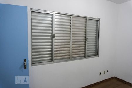 Casa à venda com 345m², 3 quartos e 3 vagasQuarto de Serviço