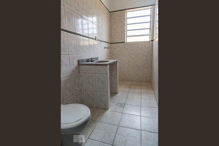 Casa à venda com 345m², 3 quartos e 3 vagasBanheiro