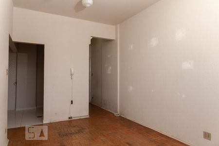 Sala de apartamento para alugar com 2 quartos, 55m² em Centro, Uberlândia