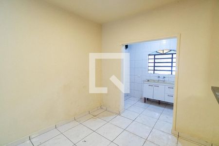 Casa para alugar com 110m², 2 quartos e 3 vagasCozinha