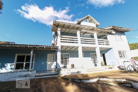 Casa à venda com 1200m², 4 quartos e 5 vagas Casa à venda com 1200m², 4 quartos e 5 vagasFachada