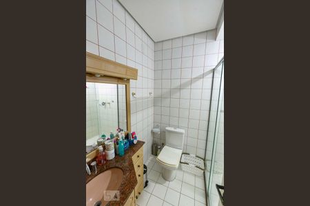 Casa à venda com 1200m², 4 quartos e 5 vagas Casa à venda com 1200m², 4 quartos e 5 vagasBanheiro