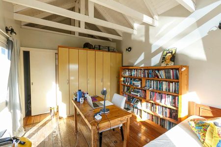 Casa à venda com 1200m², 4 quartos e 5 vagas Casa à venda com 1200m², 4 quartos e 5 vagasQuarto 1