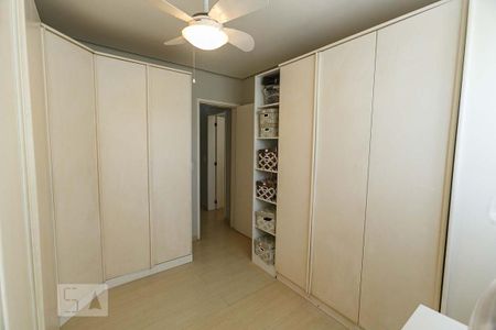 Casa à venda com 1200m², 4 quartos e 5 vagas Casa à venda com 1200m², 4 quartos e 5 vagasQuarto 2