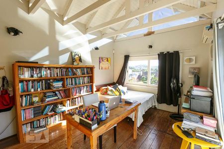 Casa à venda com 1200m², 4 quartos e 5 vagas Casa à venda com 1200m², 4 quartos e 5 vagasQuarto 1