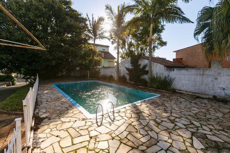 Casa à venda com 1200m², 4 quartos e 5 vagas Casa à venda com 1200m², 4 quartos e 5 vagasÁrea comum - Piscina