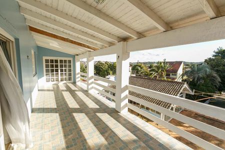 Casa à venda com 1200m², 4 quartos e 5 vagas Casa à venda com 1200m², 4 quartos e 5 vagasSacada