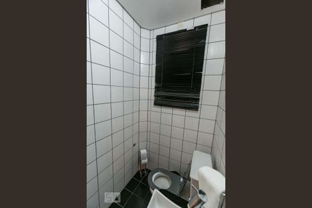 Casa à venda com 1200m², 4 quartos e 5 vagas Casa à venda com 1200m², 4 quartos e 5 vagasLavabo