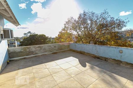 Casa à venda com 1200m², 4 quartos e 5 vagas Casa à venda com 1200m², 4 quartos e 5 vagasTerraço