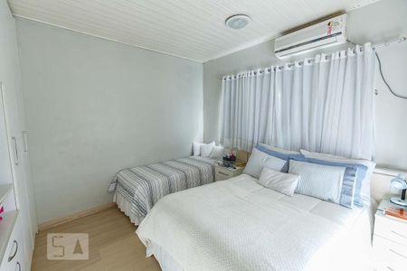 Casa à venda com 1200m², 4 quartos e 5 vagas Casa à venda com 1200m², 4 quartos e 5 vagasQuarto 4 - Suíte