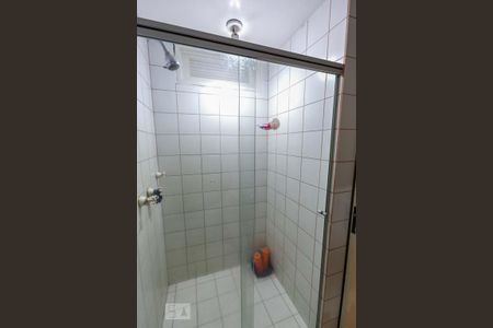 Casa à venda com 1200m², 4 quartos e 5 vagas Casa à venda com 1200m², 4 quartos e 5 vagasBanheiro