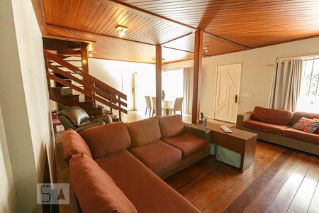 Sala de casa à venda com 4 quartos, 1200m² em Vila Nova, Porto Alegre