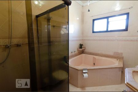 Banheiro Suite 1 de casa para alugar com 4 quartos, 386m² em Parque Paineiras, São Paulo