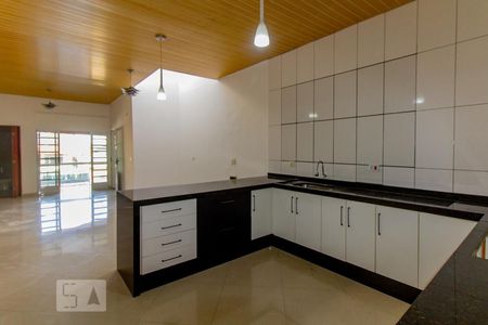 Casa à venda com 256m², 3 quartos e 2 vagasCozinha