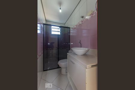 Casa à venda com 256m², 3 quartos e 2 vagasBanheiro Suíte quarto 1