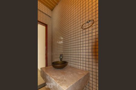 Lavabo  de casa à venda com 3 quartos, 256m² em Parque Maria Luiza, São Paulo