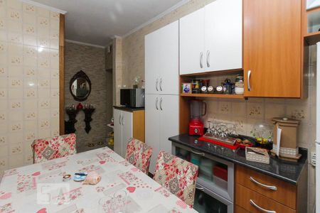 Casa à venda com 118m², 2 quartos e 2 vagas Casa à venda com 118m², 2 quartos e 2 vagasCozinha