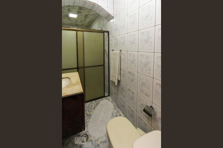 Casa à venda com 118m², 2 quartos e 2 vagas Casa à venda com 118m², 2 quartos e 2 vagasBanheiro