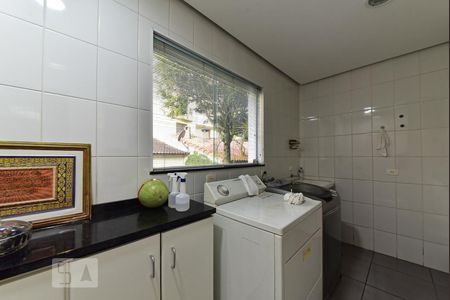 Casa para alugar com 550m², 4 quartos e 6 vagasÁrea de Serviço