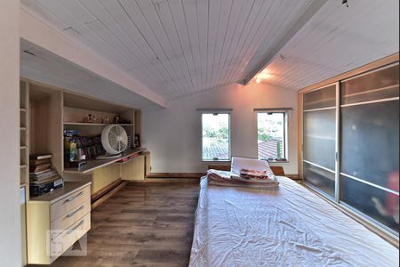 Casa para alugar com 550m², 4 quartos e 6 vagasSótão 