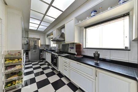 Casa para alugar com 550m², 4 quartos e 6 vagasCozinha