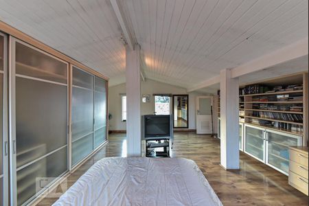 Casa para alugar com 550m², 4 quartos e 6 vagasSótão 