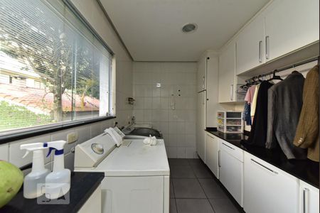 Casa para alugar com 550m², 4 quartos e 6 vagasÁrea de Serviço