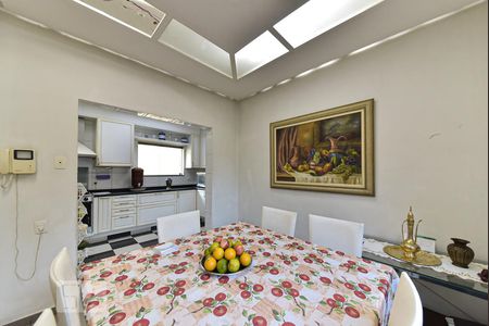 Casa para alugar com 550m², 4 quartos e 6 vagasCozinha