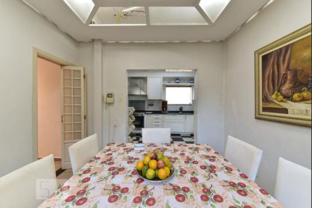 Casa para alugar com 550m², 4 quartos e 6 vagasCozinha