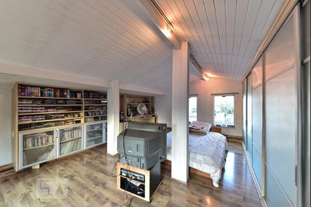 Casa para alugar com 550m², 4 quartos e 6 vagasSótão 