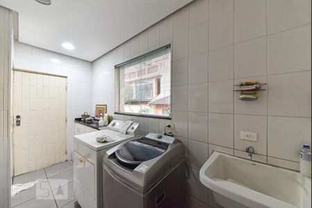 Casa para alugar com 550m², 4 quartos e 6 vagasÁrea de Serviço