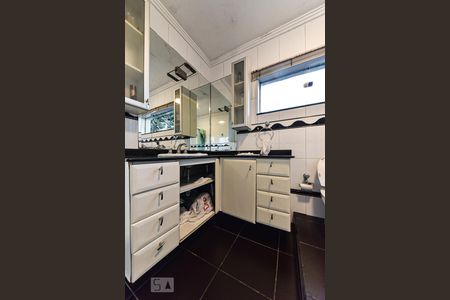 Casa para alugar com 550m², 4 quartos e 6 vagasBanheiro da Suíte 1