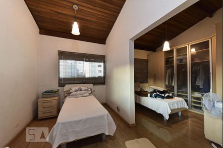 Casa para alugar com 550m², 4 quartos e 6 vagasSuíte 2