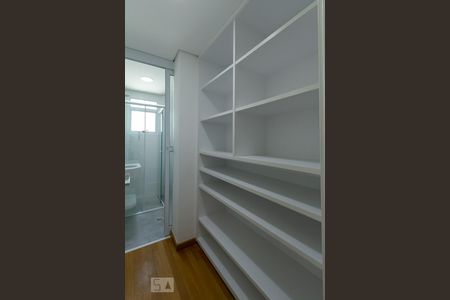 Apartamento à venda com 138m², 2 quartos e 2 vagasCloset da suíte 2