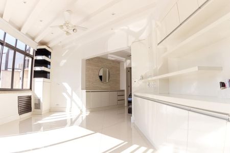 Apartamento à venda com 229m², 4 quartos e 3 vagasSala 2