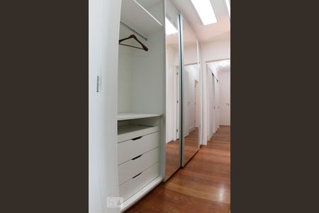 Apartamento à venda com 229m², 4 quartos e 3 vagasSuite