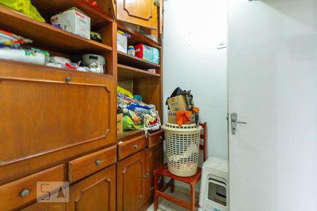 Casa à venda com 172m², 3 quartos e 2 vagasQuarto de Serviço