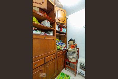 Casa à venda com 172m², 3 quartos e 2 vagasQuarto de Serviço