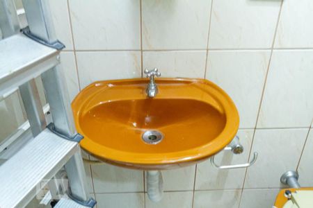 Casa à venda com 172m², 3 quartos e 2 vagasBanheiro de Serviço