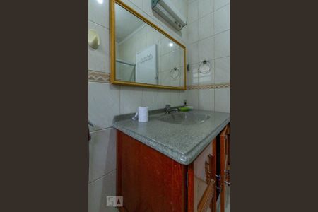 Casa à venda com 172m², 3 quartos e 2 vagasBanheiro