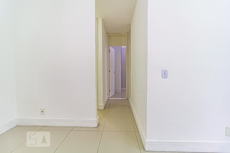 Corredor de apartamento para alugar com 2 quartos, 51m² em Barra da Tijuca, Rio de Janeiro